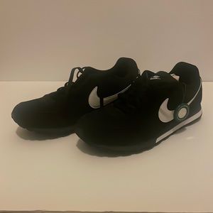 New NIKE MD Runner 2 in Black